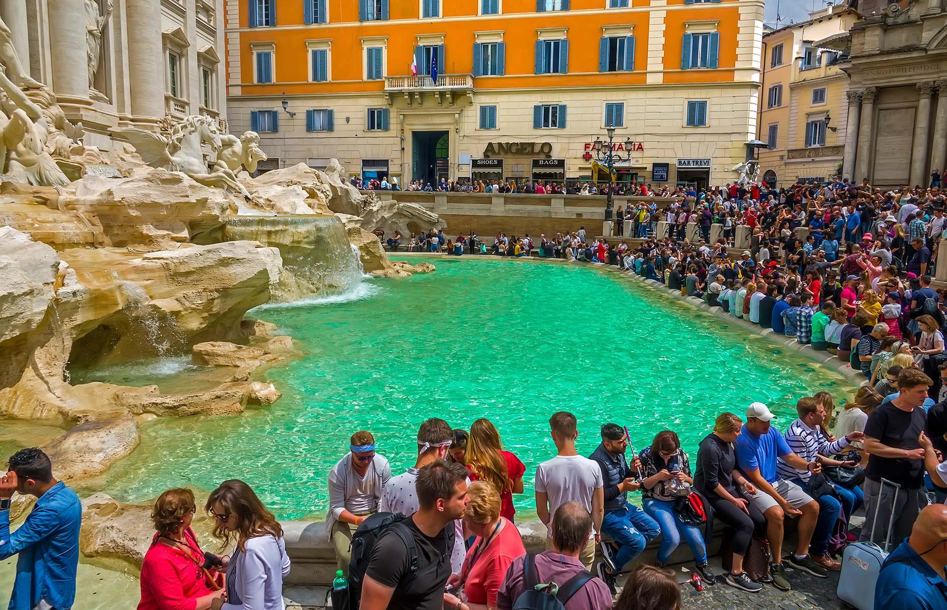 24. Italy, average wealth per adult: $220,216 (£171,737)